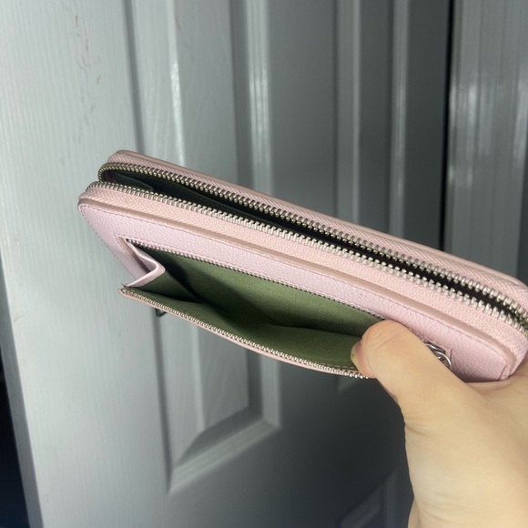 NWOT Pink Fossil Wallet - Picture 4 of 4